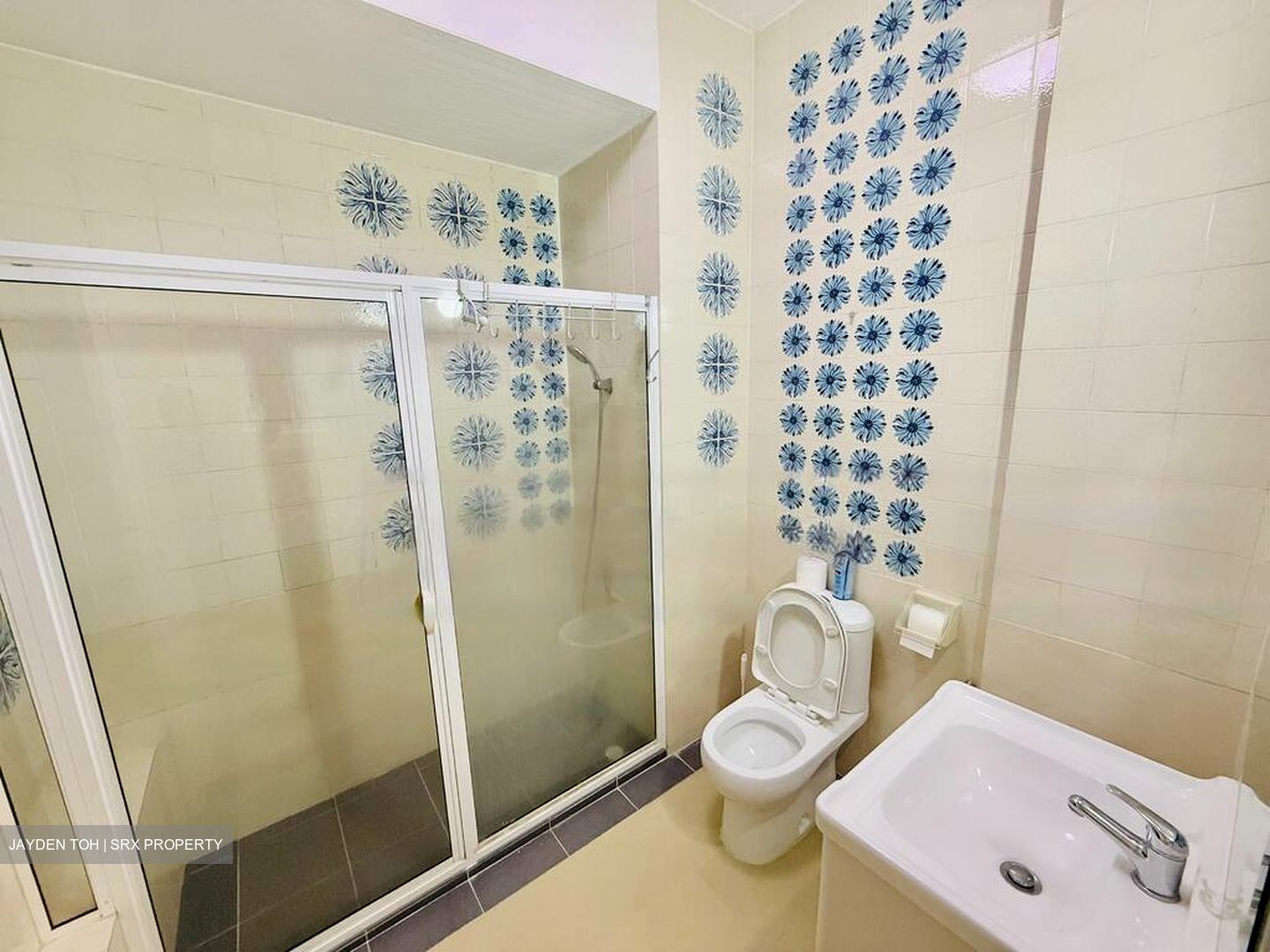 Pine Grove (D21), Condominium #504019101